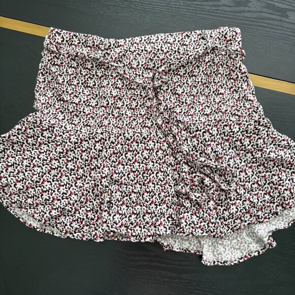 Urban Romantics Ruffled Mini Skirt Size Small EUC - Picture 7 of 7